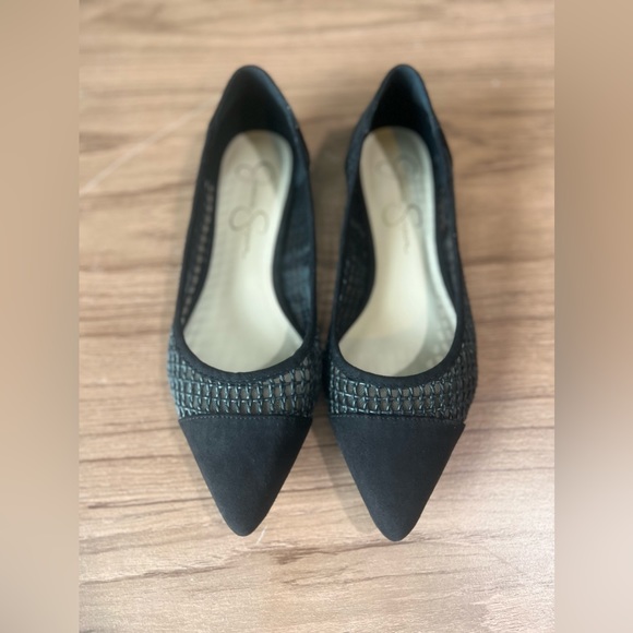 JESSICA SIMPSON BLACK SLEEK SEXY CHIVESY FLAT SIZE 8M - Picture 2 of 7